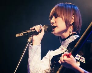 「ガッツリ入っててびっくり」レコ大受賞女性ミュージシャン　鍼治療で露わになった背中埋め尽くす“蝶のタトゥー”にネット衝撃…込められた“絵柄の意味”