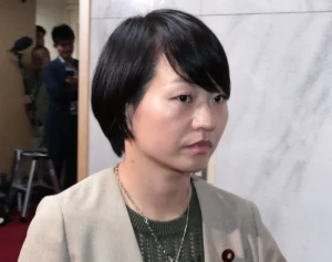 「日本人アカウントではない？」自民・鈴木貴子氏の“不適切投稿”に「あまりに短絡的」批判相次ぐ
