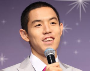 「酔うとボディタッチが増える…」四千頭身・都築拓紀　痴漢疑いで書類送検前から囁かれていた“港区男子な素顔”と“悪評”