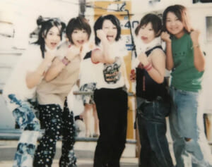 「はあ？アイドルじゃねえし」紅白出場歌手　解散から22年、タトゥー姿で再始動…観客5人、アルバイト生活、円形脱毛症を経た“パンク人生”