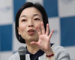 《皇族費倍増で活発化》彬子さま　皇室記者を食事会に異例の招待…国民から強まる反発で“見方探し”に奔走