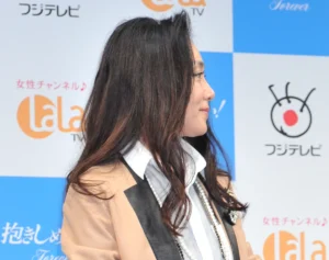 《月9ヒロインで一世風靡》朝ドラ女優　“金髪刈り上げ”の近影が話題…ワンレンイメージから一変の“攻めスタイル”に