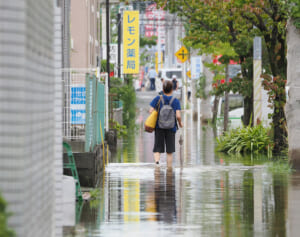 【台風25号】千葉県佐倉市は2カ月で2度水没「8月は床上3cm、今回は50cm」豪雨で電化製品全滅の悲痛