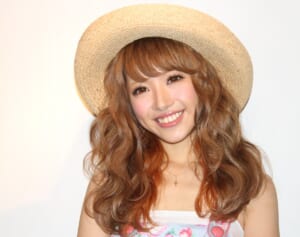 「涙も止まらなくなっちゃった」一世風靡した平成のカリスマギャル　“産後うつ”を告白…借金4000万完済→芸能事務所取締役に就任→海外移住後の素顔
