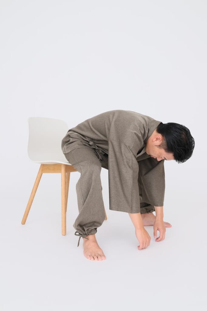 ごぼう先生が動画で解説!「50代からの不調解消体操」【秋の抜け毛改善 ひらけ肺(ハイ)!体操】|介護界のアイドル