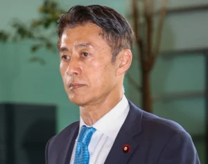 「客引きと熱いハグを」入閣の細野豪志氏　高市首相もデレデレ…夜の街で目撃された「抜群のコミュニケーション能力」