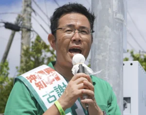 沖縄県知事選・自民推薦候補の集会に「1000円飲み放題」報道で公選法違反の疑い…安倍元首相「桜を見る会」に重なる影