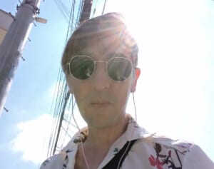 《酒を片手にタクシーでガールズバーへ》消えた大河俳優　芸能界引退→2度の離婚後に“意味深投稿”→アルコール依存症、借金生活を経て“芸人転向”の現在地