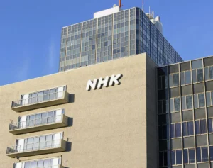 NHK“東大卒”報道記者　女性スタッフに無理やりキスを迫り懲戒免職、「将来を嘱望」評価も異動に納得いかず