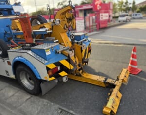 車を“物質（ものじち）”にコンビニATMに連れていかれ…「基本2千円～」が80万円請求も！　急増する悪徳ロードサービスの卑劣手口