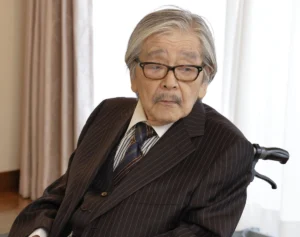 筒井康隆（92）転倒で頸椎損傷し夫婦で老人ホーム入居…お見合い30回で出会った「82歳妻との半生」