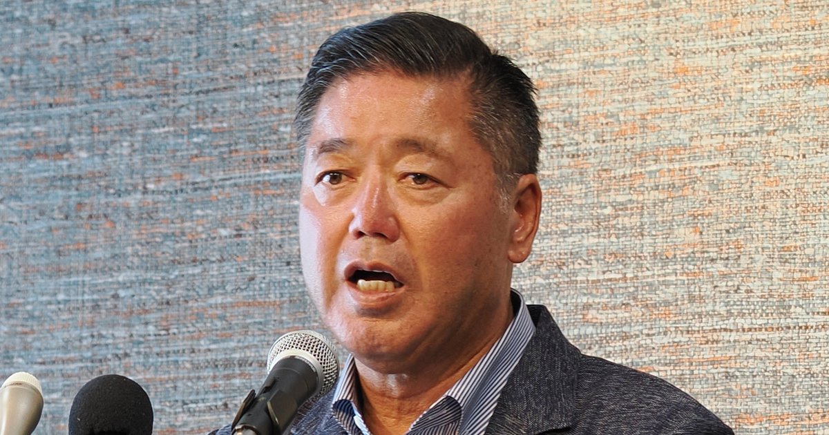 「怖いよ…」沖縄県知事選　出馬取りやめの下地氏が古謝氏への支援呼びかけ「土下座」でSNS衝撃…1カ月前は「古謝氏の立候補は沖縄にとって不幸」と猛批判からの“豹変” | 女性自身