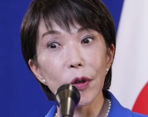 「すごい印象操作」高市首相　内閣広報官のトランプ大統領との“合成2ショット”が物議…広報予算が激増で消えない広報への疑念