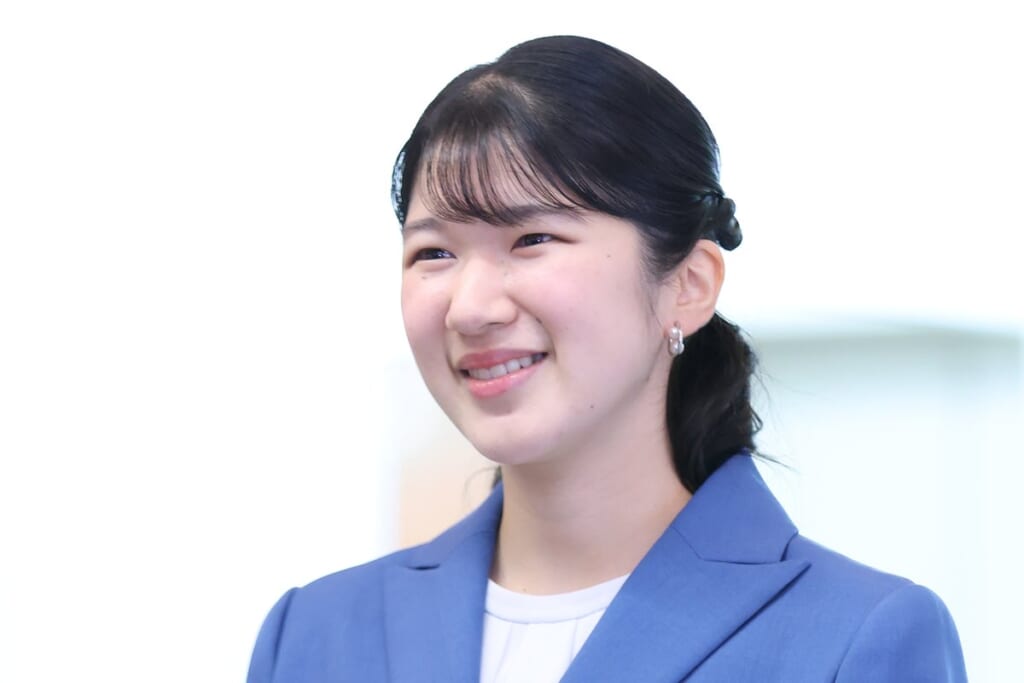 愛子さま　8日間で“日本2000キロ縦断”ご公務に奔走！日赤ご出社も一時自粛の陰に“皇室への危機感”