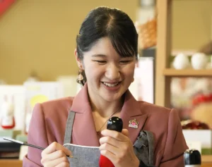 「本当に努力家」愛子さま　鳥取ご訪問最終日の車内で「お持ちになっていたもの」に絶賛…雅子さまから受け継ぐ“真摯さ”