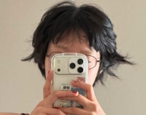 「訳わからない格好」紅白7度出場シンガー（31）　“激変ビジュ”に反響続々…大胆タトゥーで突き進むオルタナティブスタイル