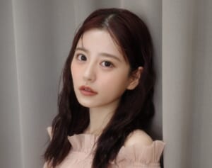 「痛そうすぎる」紅白出場売れっ子アイドル　“満身創痍のテーピング”姿にファン騒然…股関節の痛みでリハビリ、メンバーが体調不良で休養も