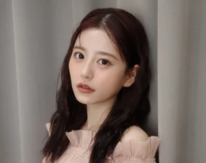 「痛そうすぎる」紅白出場売れっ子アイドル　“満身創痍のテーピング”姿にファン騒然…股関節の痛みでリハビリ、メンバーが体調不良で休養も