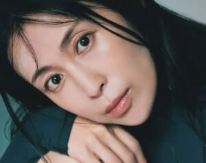 「もはや完全にマネージャー」平成のグラビア女王（48） 22年ぶり写真集の取材現場で見られた「男性」の奔走