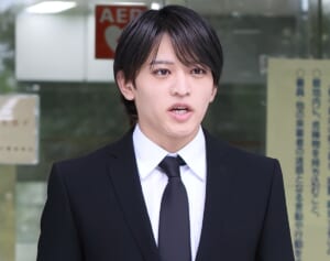 「歌い出すのかと思った」timelesz猪俣脱退→謝罪会見で…マイクの持ち方にツッコミが続出してしまったメンバー