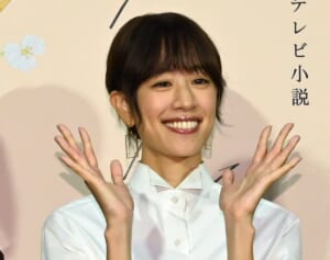 《両親同士も親交が》石橋静河　幼いころにはおむつ交換→現在では夫婦役を演じる関係になった人気俳優