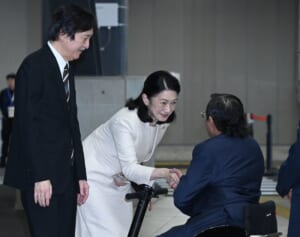 紀子さま　土日の“お忍びご視察”急増も職員からは疲弊の声…識者は「公然と行われるべき」と指摘