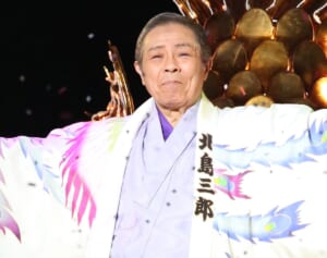 北島三郎（90）　数年前から車いす生活…1300坪大豪邸を離れてホテルで暮らすワケ