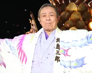 北島三郎（90）　数年前から車いす生活…1300坪大豪邸を離れてホテルで暮らすワケ