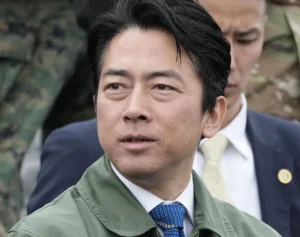 「どうしようもない政治家」芥川賞作家が苦言…小泉防衛相の核兵器保有めぐる“発言”→過去に“上から目線”皮肉も