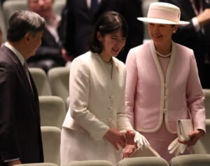 《ピッピとまりのかかりつけ医も》雅子さまが20年以上続ける“お忍び聴講”の陰に91歳伝説の女性獣医との極秘交流