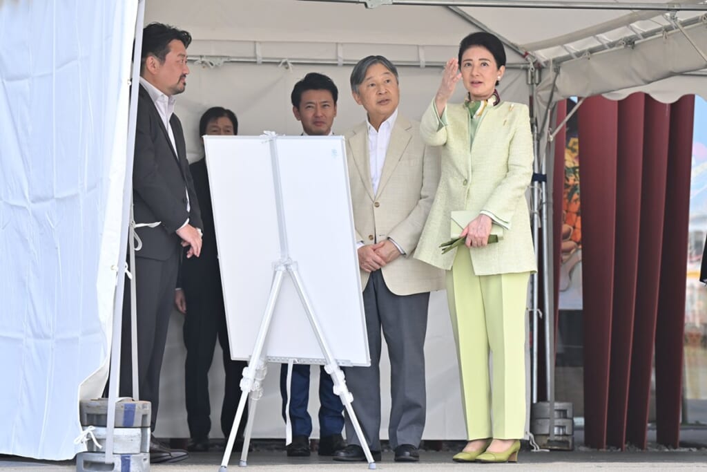 雅子さま　“肝いり”皇居カフェ開業でインバウンド客激増へ…国際社会で”男系男子限定”への疑問が広がる可能性も