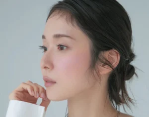 「可愛すぎる」朝ドラ女優（31） ボーイッシュ近影に反響続々…学生時代は根暗で“トイレ飯”→意外な「電子タバコ」疑惑→美容整形ドラマ出演の現在