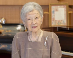 《横になる時間が長くなり》美智子さま　車窓を開けられないことが増え…92歳お誕生日も懸念される「これまでにないご体調不安」