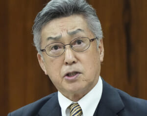 「品がなさすぎ」維新・中条きよし　松野明美議員への「尻叩き」が波紋…国会中継に映った議員としての“自覚の欠如”