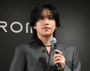 「Snow Man全員に贈った」キスマイ千賀が愛用する美容アイテムとは？生見愛瑠も「無人島に持っていきたい」と絶賛