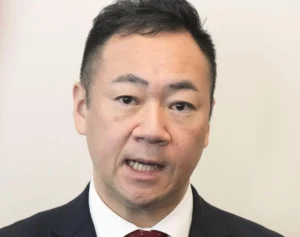 鈴木元法相「生活すべてを国が保障しない」発言が波紋…「憲法25条を知らないのか」SNSでツッコミ続出