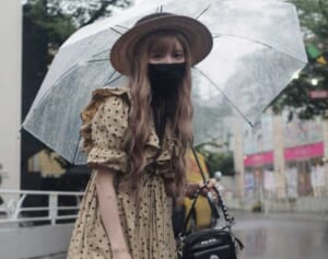 《見るのをためらう…》一世風靡したバラドル（40）の“ピチパツ”服に驚きの声…紅白歌手と破局後の現在地